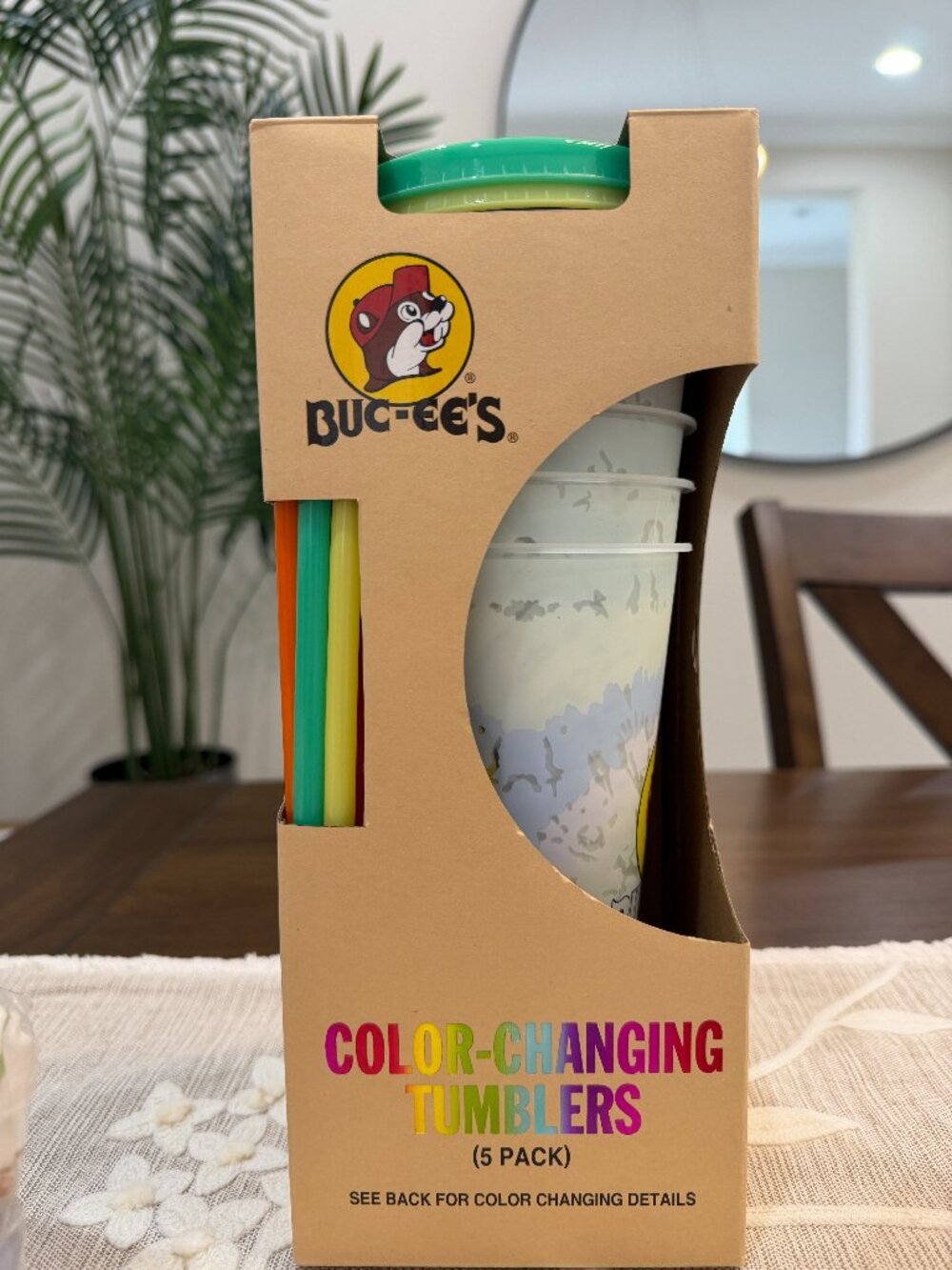 NWT Buc-ee’s Color Changing Tumblers 5-Pack with Lids & Straws